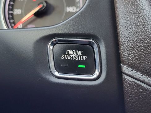 Used 2017 GMC Acadia SLT image 34