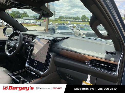 New 2026 GMC Yukon Denali w/ Denali Reserve Package AWD/4WD image 31