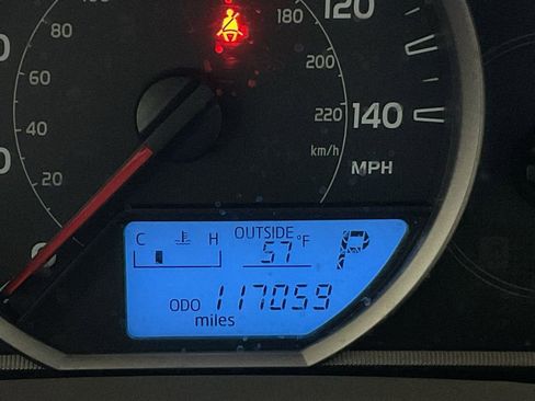 Used 2014 Toyota RAV4 XLE image 30