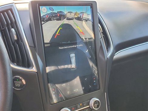 Used 2024 Ford Edge Titanium image 16