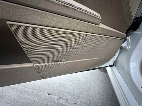 Used 2013 Mercedes-Benz S 63 AMG image 30