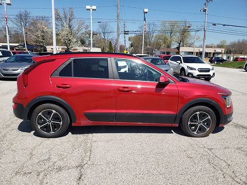 Certified 2024 Kia Niro LX image 9
