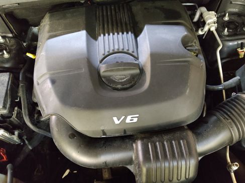 Used 2015 Jeep Grand Cherokee Limited w/ Trailer Tow Group IV image 30