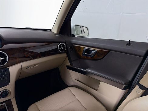Used 2015 Mercedes-Benz GLK 350 4MATIC image 23