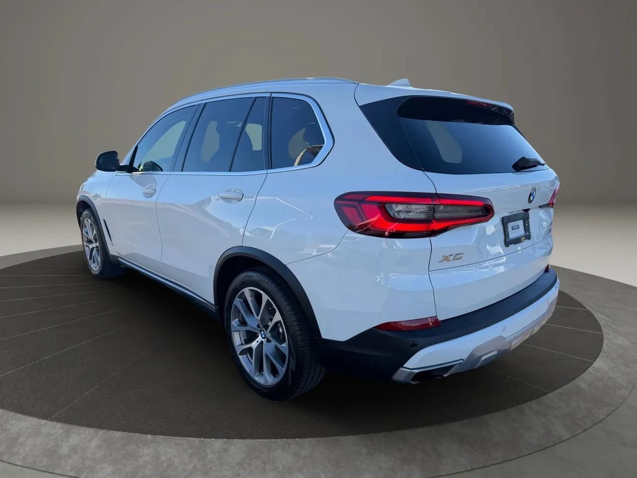 Used 2020 BMW X5 sDrive40i w/ Convenience Package RWD image 3
