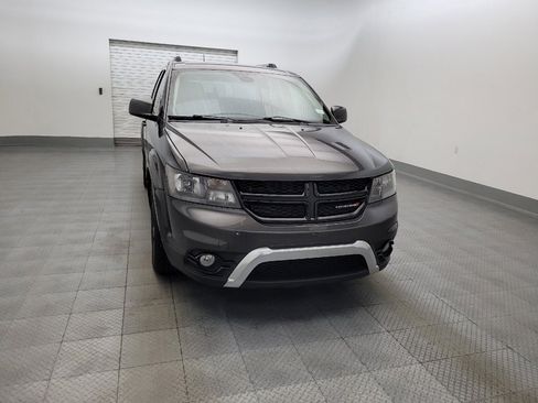 Used 2019 Dodge Journey Crossroad w/ Driver Convenience Group FWD image 14