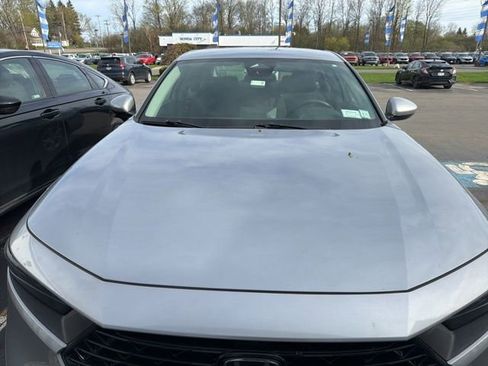 Used 2023 Honda Accord LX image 2
