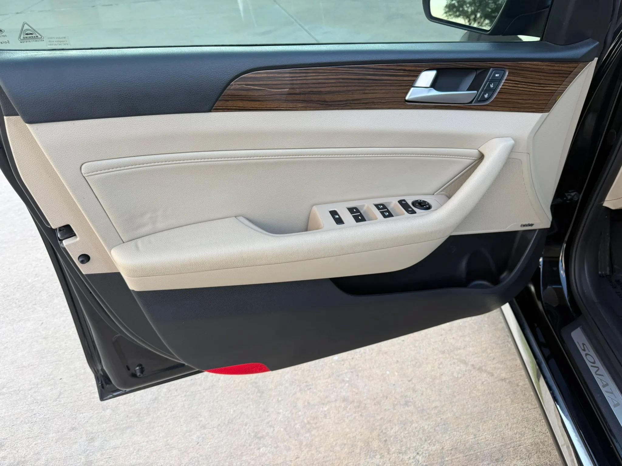Used 2017 Hyundai Sonata Limited w/ Ultimate Package 04 FWD image 8