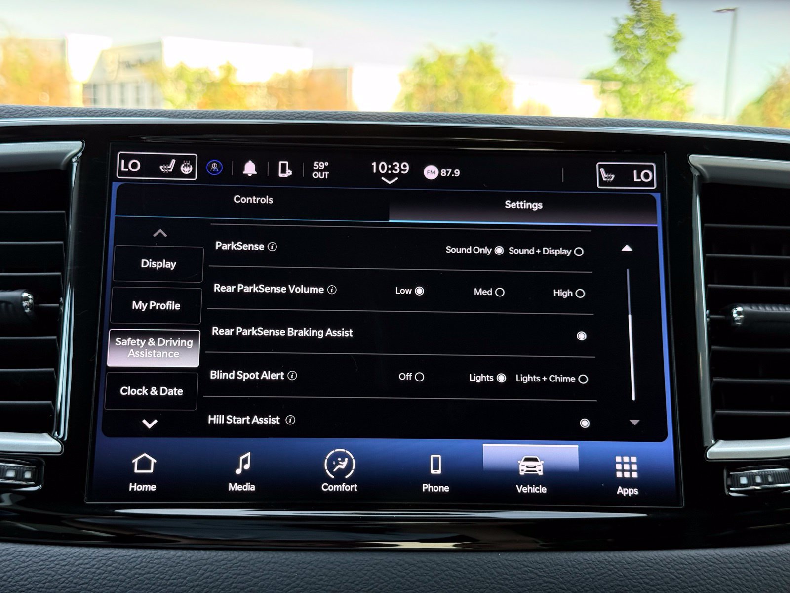 Used 2023 Chrysler Pacifica Touring-L FWD image 43