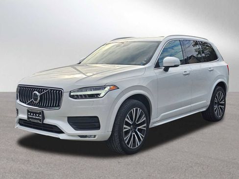 Certified 2022 Volvo XC90 T5 Momentum w/ Climate Package image 3