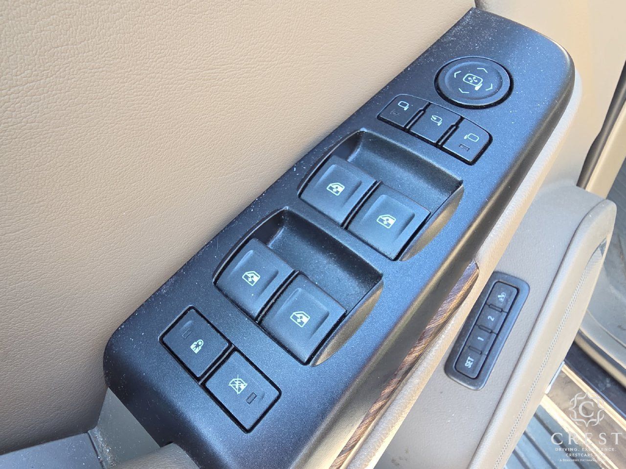 Used 2018 GMC Yukon XL SLT w/ Open Road Package RWD image 9