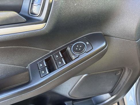 Certified 2022 Ford Escape SE w/ SE Sport Appearance Package image 15