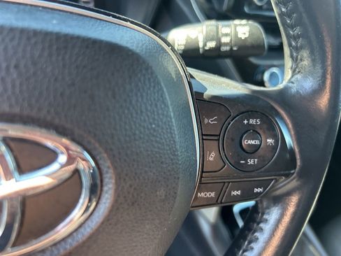 Used 2022 Toyota Corolla Cross LE image 12