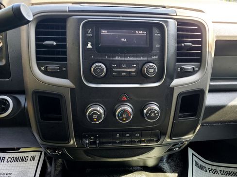 Used 2018 RAM 3500 Tradesman w/ Chrome Appearance Group image 32