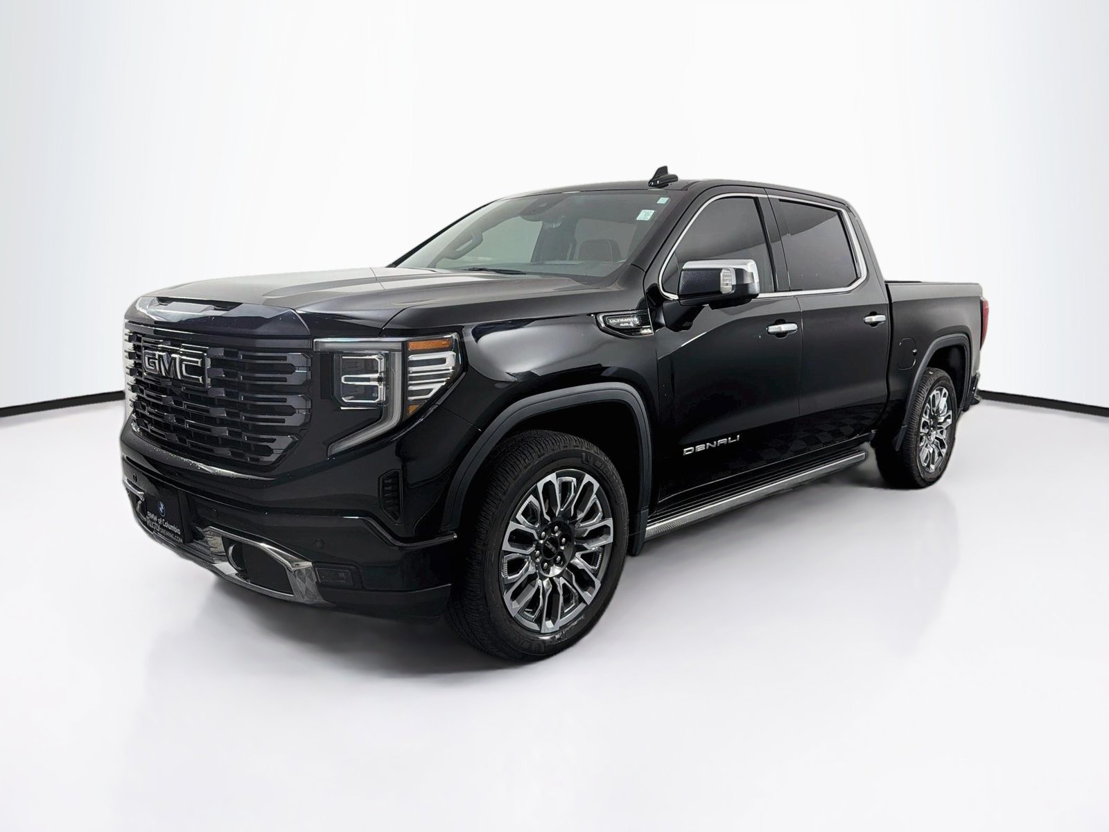 Used 2023 GMC Sierra 1500 Denali Ultimate AWD/4WD image 3