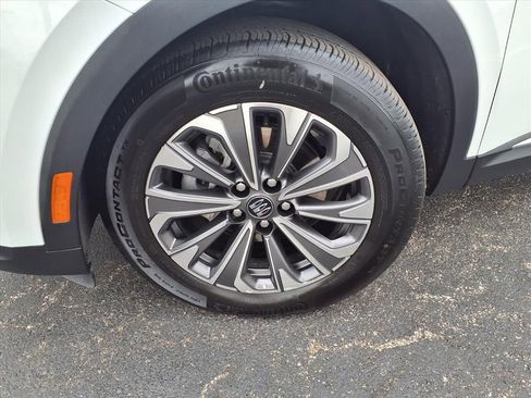 Certified 2025 Buick Envision Preferred image 36