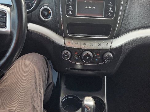 Used 2014 Dodge Journey SXT image 23