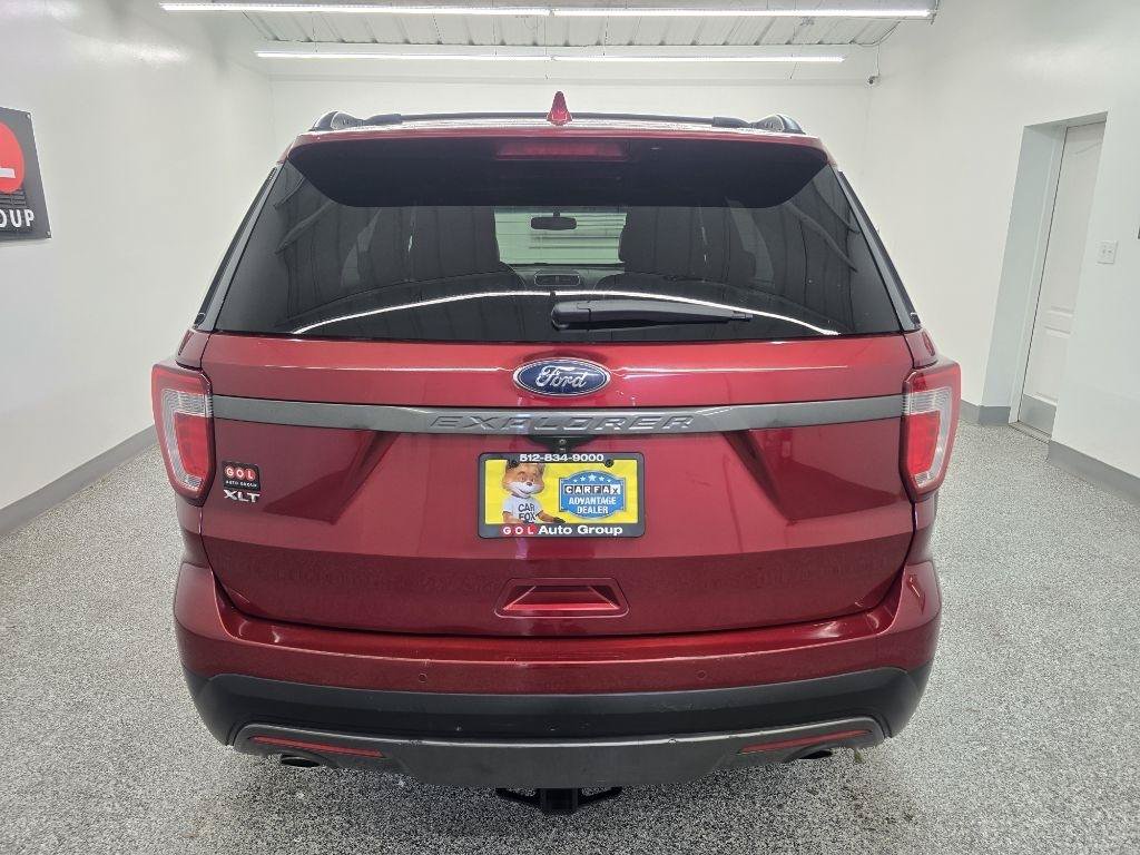 Used 2017 Ford Explorer XLT w/ Equipment Group 202A FWD image 5