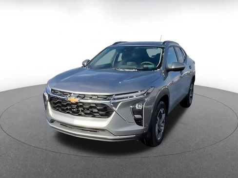 Used 2025 Chevrolet Trax LT image 10