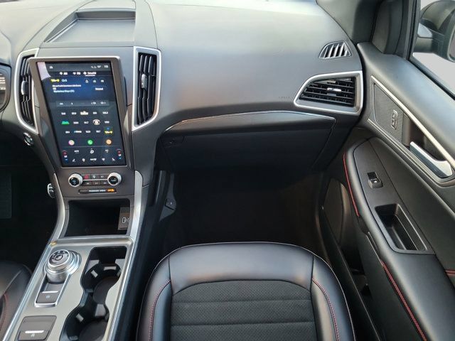 Used 2022 Ford Edge ST-Line AWD/4WD image 14