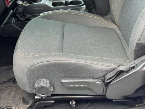 Used 2025 Jeep Wrangler Unlimited Sport AWD/4WD image 25