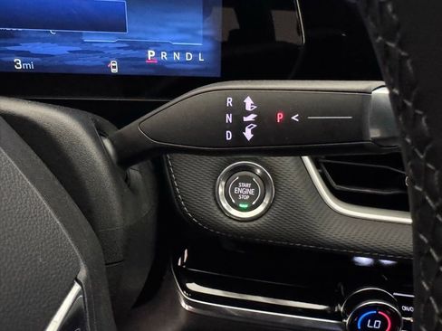 New 2026 Chevrolet Equinox LT w/ Convenience Package II FWD image 18