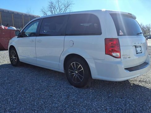 Used 2018 Dodge Grand Caravan SE image 7