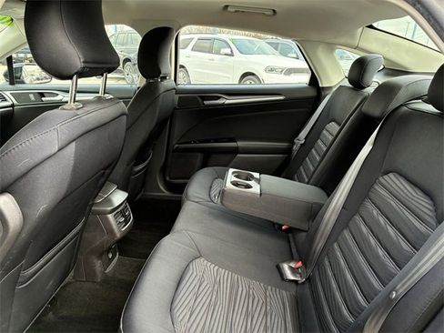Used 2016 Ford Fusion SE image 14