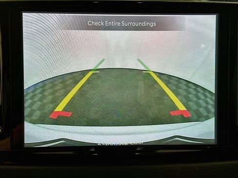 Used 2024 Chrysler Pacifica Touring-L FWD image 22