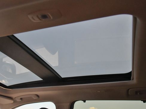 Used 2025 Nissan Rogue SV w/ SV Premium Package FWD image 36
