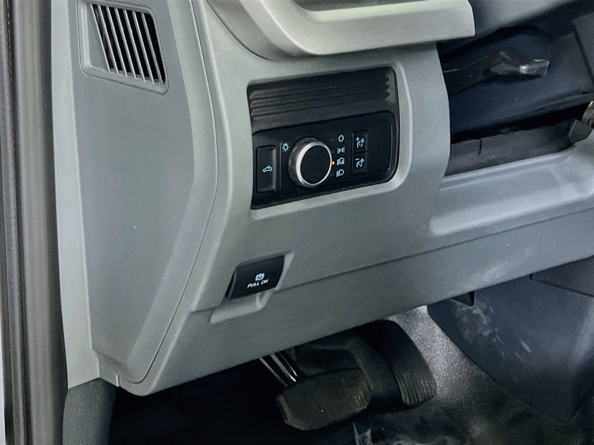 Used 2025 Ford F250 XL w/ F-250 >10K GVWR Package AWD/4WD image 10