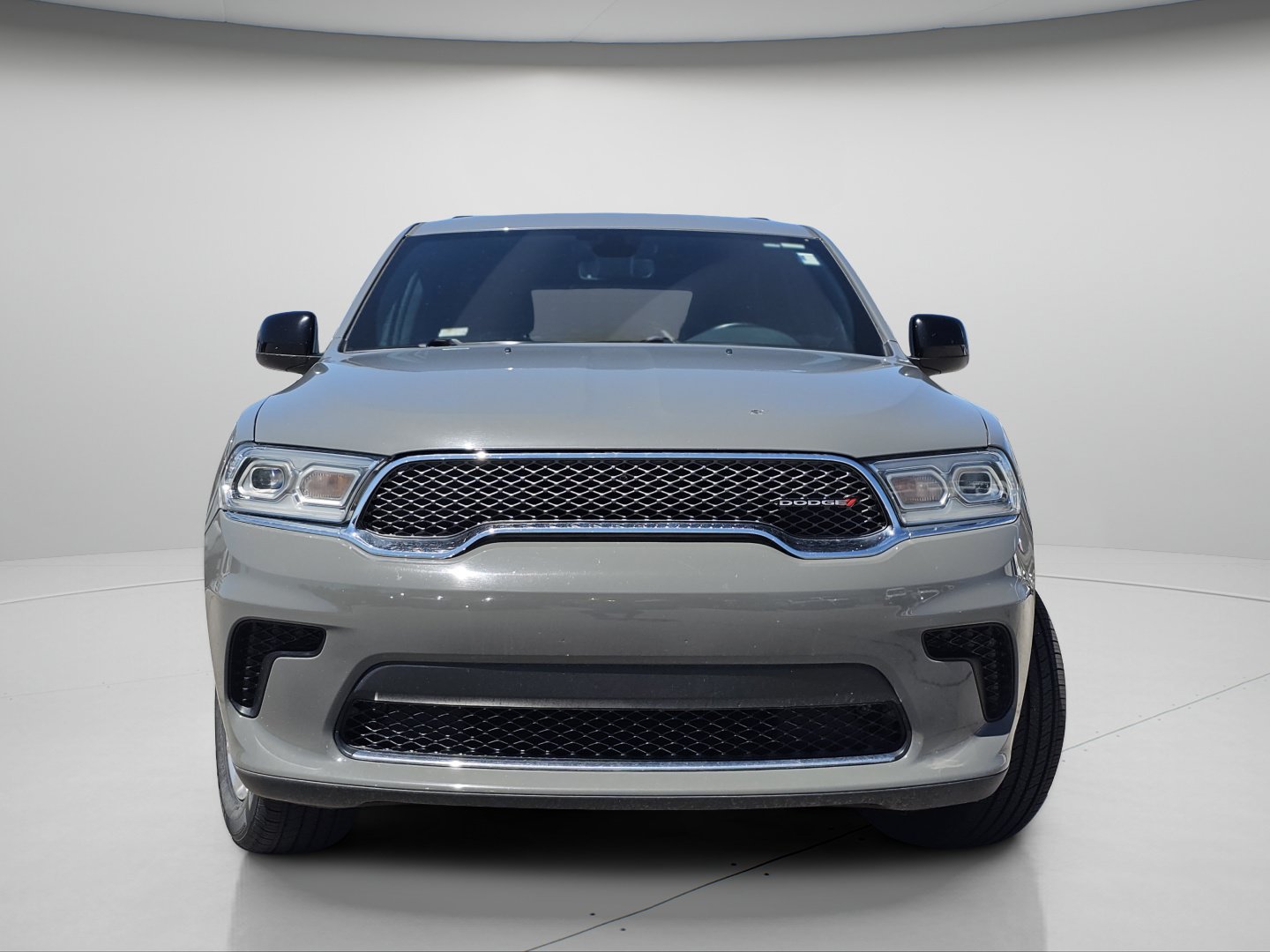 Used 2023 Dodge Durango SXT AWD/4WD image 3
