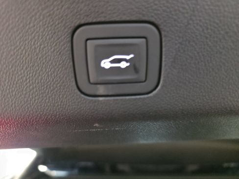 Used 2025 GMC Yukon Denali w/ Sun & Power Step Package AWD/4WD image 13
