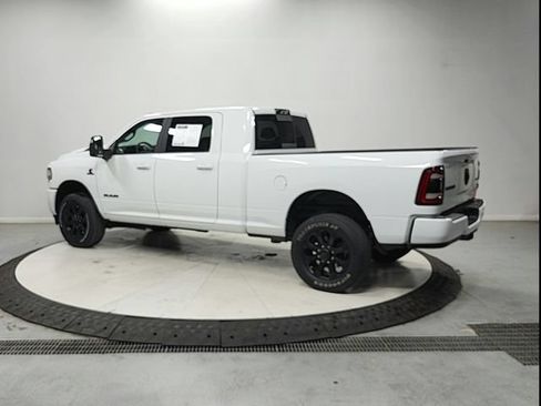 Used 2023 RAM 2500 Laramie AWD/4WD image 5
