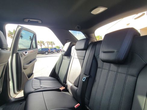 Used 2016 Mercedes-Benz GLE 350 4MATIC w/ Premium Package image 32