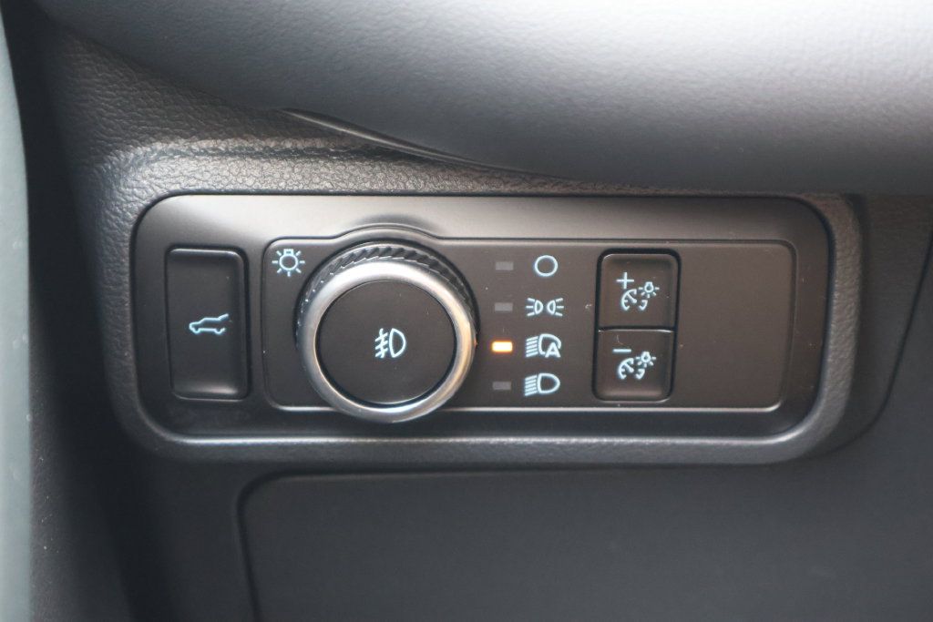 Used 2025 Ford Explorer ST-Line w/ Premium Package AWD/4WD image 17