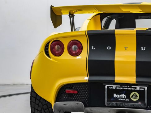 Used 2005 Lotus Elise RWD image 17
