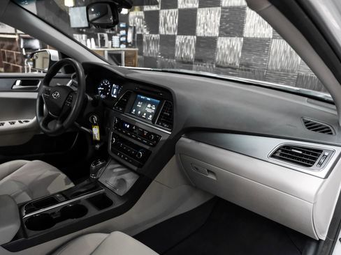 Used 2016 Hyundai Sonata SE FWD image 12