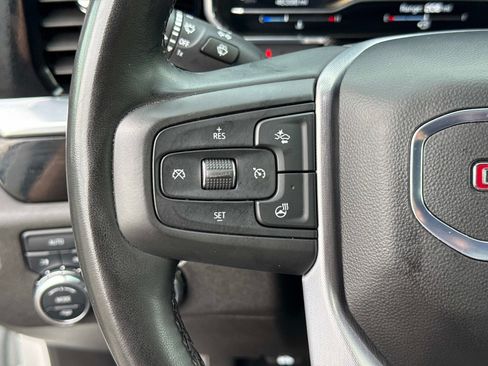 Used 2025 GMC Sierra 1500 SLT AWD/4WD image 31