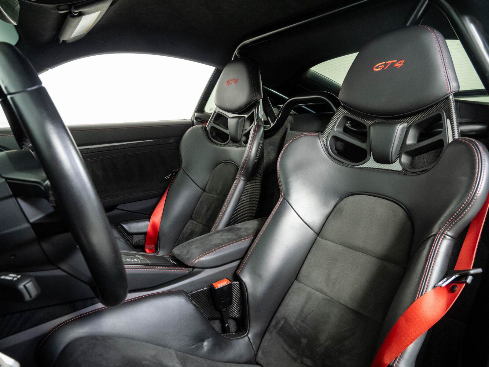 Used 2020 Porsche 718 Cayman GT4 RWD image 6