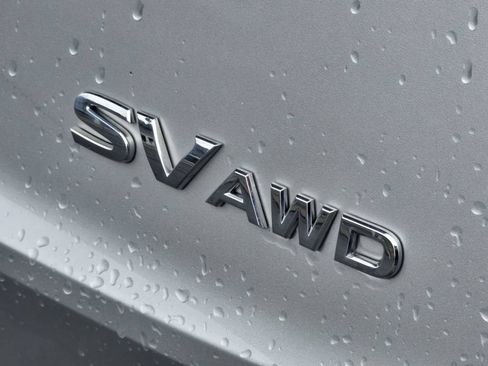 Used 2022 Nissan Rogue SV AWD/4WD image 16