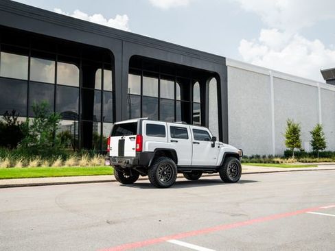 Used 2009 HUMMER H3 Alpha image 57