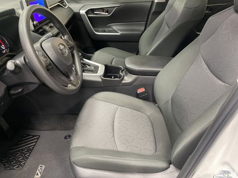 Used 2025 Toyota RAV4 XLE w/ Convenience Package image 16