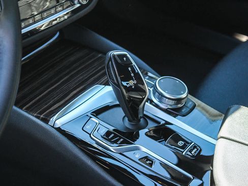 Certified 2023 BMW 530e w/ Convenience Package image 19