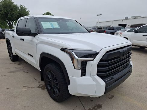 Used 2025 Toyota Tundra SR5 AWD/4WD image 8