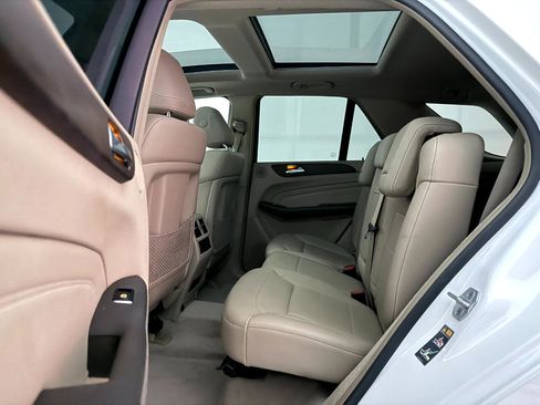 Used 2015 Mercedes-Benz ML 350 ML350 4MATIC w/ Premium 1 Package image 21