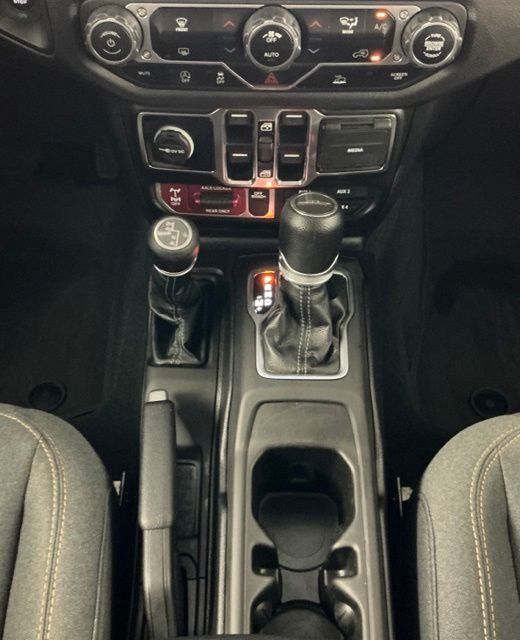 Used 2024 Jeep Gladiator Sport AWD/4WD image 21