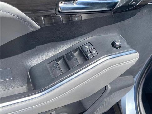 Used 2021 Toyota Highlander Platinum FWD image 12