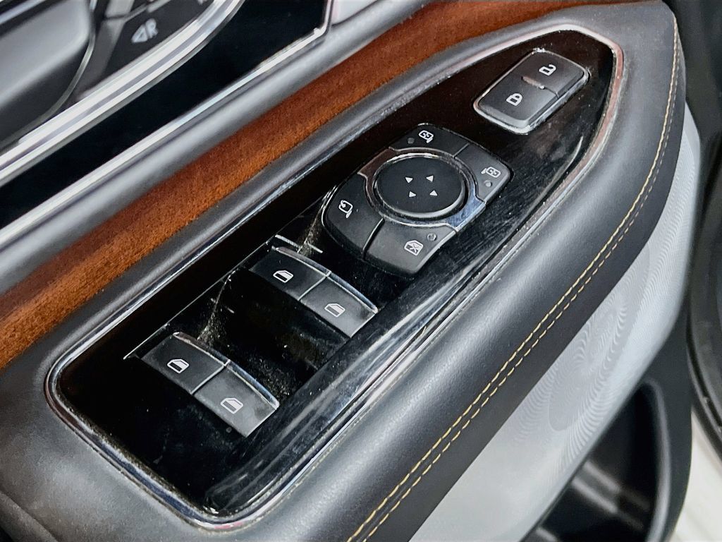 Used 2024 Lincoln Navigator L Black Label AWD/4WD image 18