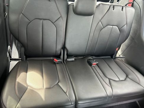 New 2027 Chrysler Pacifica Select AWD/4WD image 21
